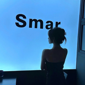 16岁穿紧身裤唇沟明显吗
