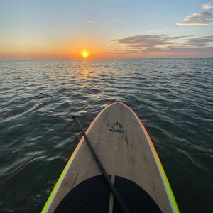 16岁穿紧身裤唇沟明显吗
