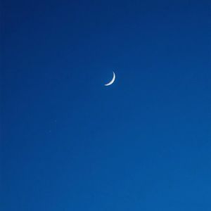 16岁穿紧身裤唇沟明显吗
